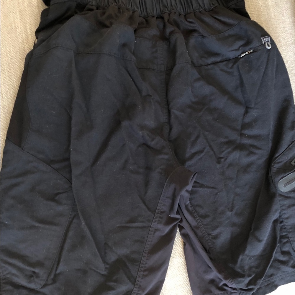 Zoic bike shorts men’s size Large